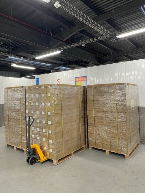 Notre arrivage.  #led #triproofled #caissonétanche #eclairageled #tubulaireled