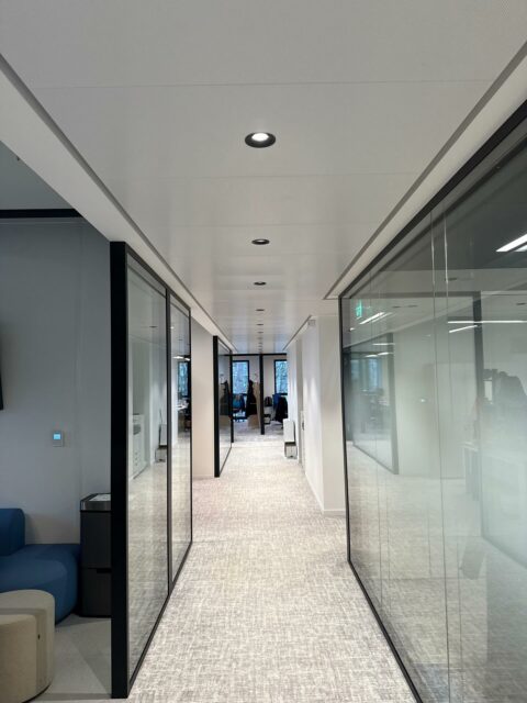 Client pleinement satisfait de nos produits d’éclairages… #led #eclairage #bureaudesign